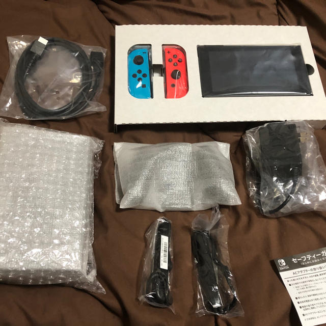 Nintendo Switch (本体カバー、プロコン付き) Nintendo Switch (本体カバー、プロコン付き)