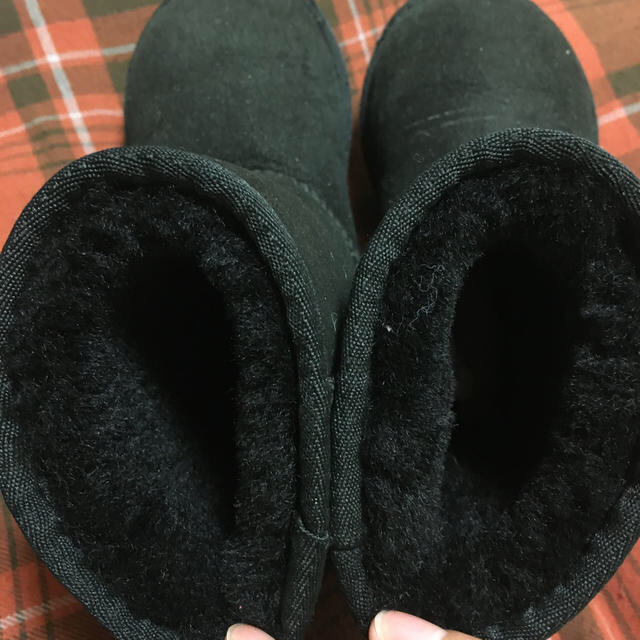 UGG(アグ)のこう様☆専用UGGキッズムートン キッズ/ベビー/マタニティのキッズ靴/シューズ(15cm~)(ブーツ)の商品写真