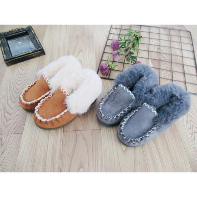 UGG(アグ)のキッズ　モカシン　グレー　15 キッズ/ベビー/マタニティのキッズ靴/シューズ(15cm~)(ローファー)の商品写真