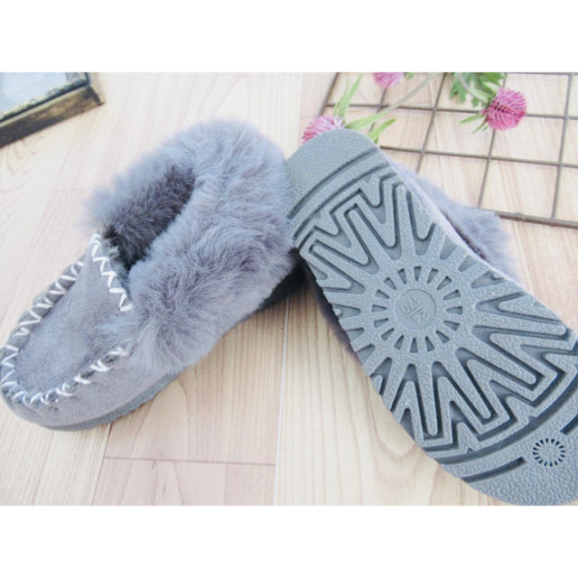 UGG(アグ)のキッズ　モカシン　グレー　17 キッズ/ベビー/マタニティのキッズ靴/シューズ(15cm~)(その他)の商品写真