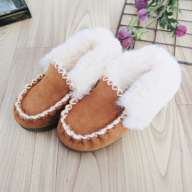 UGG(アグ)のキッズ　モカシン　ブラウン　15 キッズ/ベビー/マタニティのキッズ靴/シューズ(15cm~)(ローファー)の商品写真