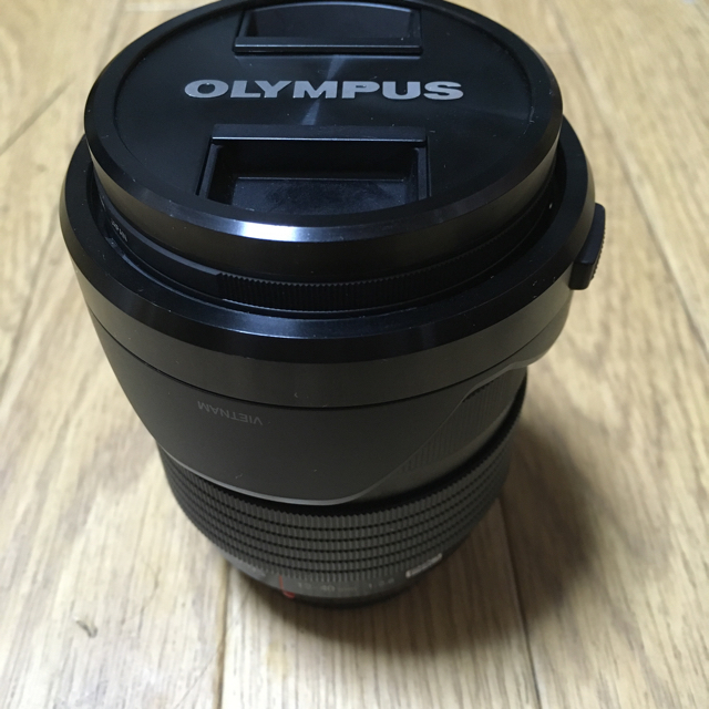 OLYMPUS(オリンパス)の日曜の雨様専用　オリンパス 12-40mm f2.8 pro スマホ/家電/カメラのカメラ(レンズ(単焦点))の商品写真