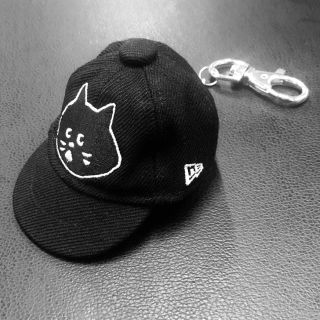 ニューエラー(NEW ERA)の【美品】NEW ERA×Ne-net★ニャー★キャップ型キーホルダー(キーホルダー)