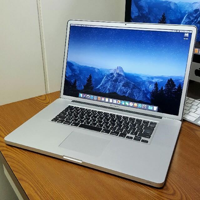 美品 Macbook Pro 17インチ 8GB/SSD128GB office