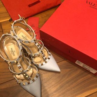 ヴァレンティノ(VALENTINO)の【美品/ほぼ未使用品】ヴァレンティノ　ロックスタッズ　IW0S0393(ハイヒール/パンプス)