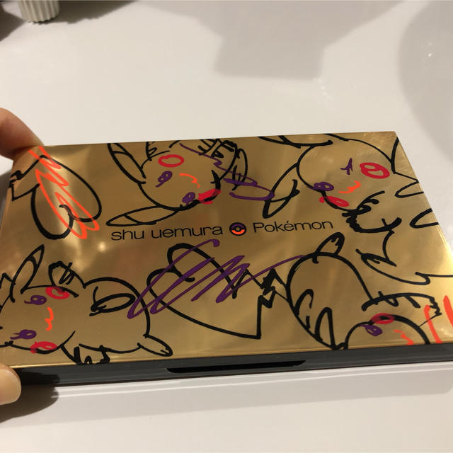 シュウウエムラ ピカシュウ アイパレット サンダーショック 限定アイシャドウ 2