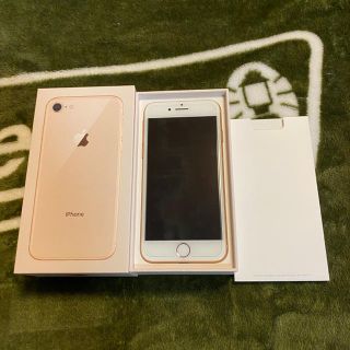 アイフォーン(iPhone)のiPhone8 gold 64GB 使用1ヶ月美品　SIMフリー　フィルム装着済(スマートフォン本体)