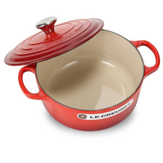 LE CREUSET(ルクルーゼ)の■日本正規品■新品■ル・クルーゼ■20cm ココットロンド チリレッド インテリア/住まい/日用品のキッチン/食器(鍋/フライパン)の商品写真