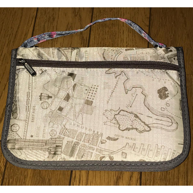 LeSportsac(レスポートサック)のレスポートサック　マルチケース レディースのファッション小物(その他)の商品写真