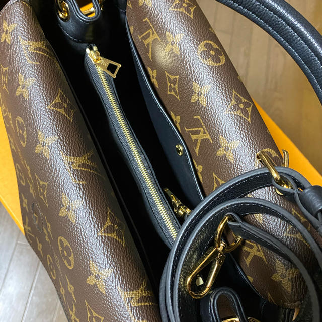 LOUIS VUITTON. ドゥブルVカーフレザーライニング