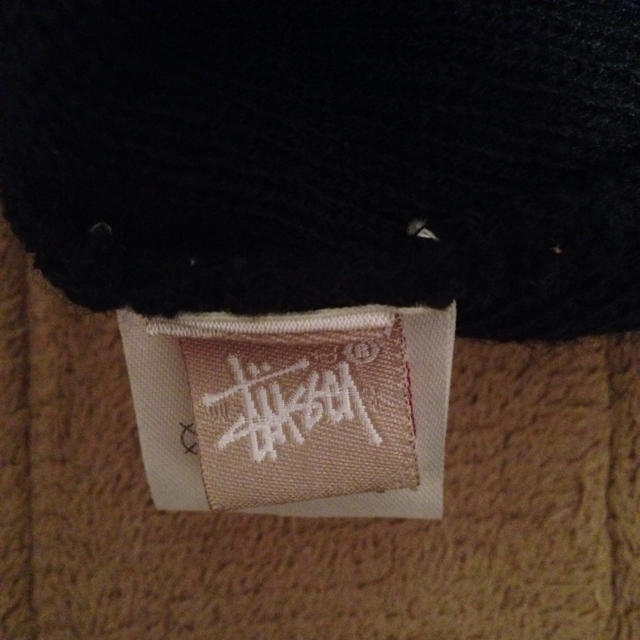 STUSSY(ステューシー)の【美品】STUSSY ニット帽 レディースの帽子(ニット帽/ビーニー)の商品写真