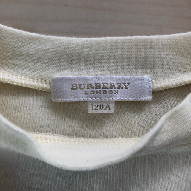 BURBERRY(バーバリー)のバーバリー　Burberry ロンT カットソー　長袖　白　120 キッズ/ベビー/マタニティのキッズ服女の子用(90cm~)(Tシャツ/カットソー)の商品写真