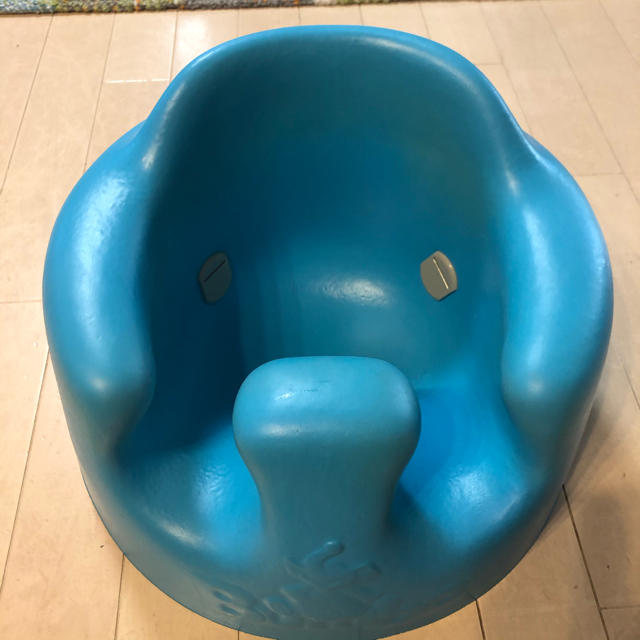 Bumbo(バンボ)のバンボ　ブルー　青　 キッズ/ベビー/マタニティのキッズ/ベビー/マタニティ その他(その他)の商品写真