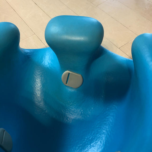 Bumbo(バンボ)のバンボ　ブルー　青　 キッズ/ベビー/マタニティのキッズ/ベビー/マタニティ その他(その他)の商品写真