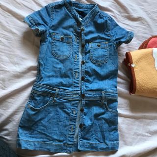 ベビーギャップ(babyGAP)のGAP デニム　つなぎ風ワンピース(ワンピース)