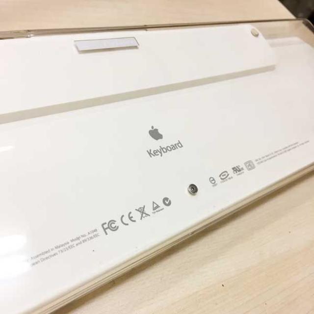 Apple(アップル)の★純正★ Apple キーボード M9034J/A スマホ/家電/カメラのPC/タブレット(PC周辺機器)の商品写真