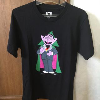 ユニクロ(UNIQLO)のユニクロ✖️カウズ　Tシャツ★送料無料(Tシャツ/カットソー(半袖/袖なし))