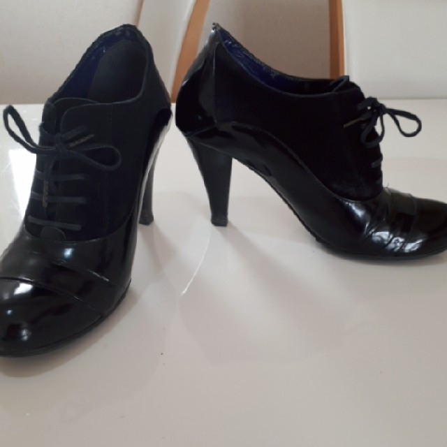 AU BANNISTER(オゥバニスター)のAU BANNISTER パンプス　黒 レディースの靴/シューズ(ハイヒール/パンプス)の商品写真