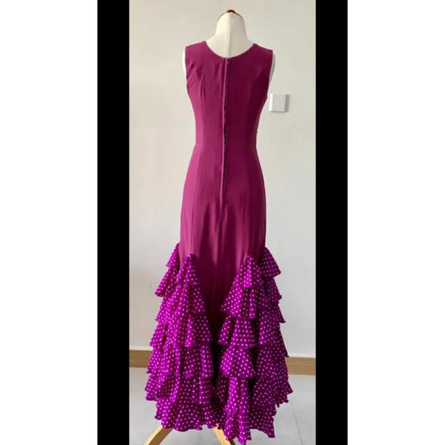 ドレスサイ 紫のフラメンコ衣装、袖ノースリーブ、ファルダ部分は三角フリル6段のワンピース！の通販 いちこ's shop｜ラクマ by ぴったりサ