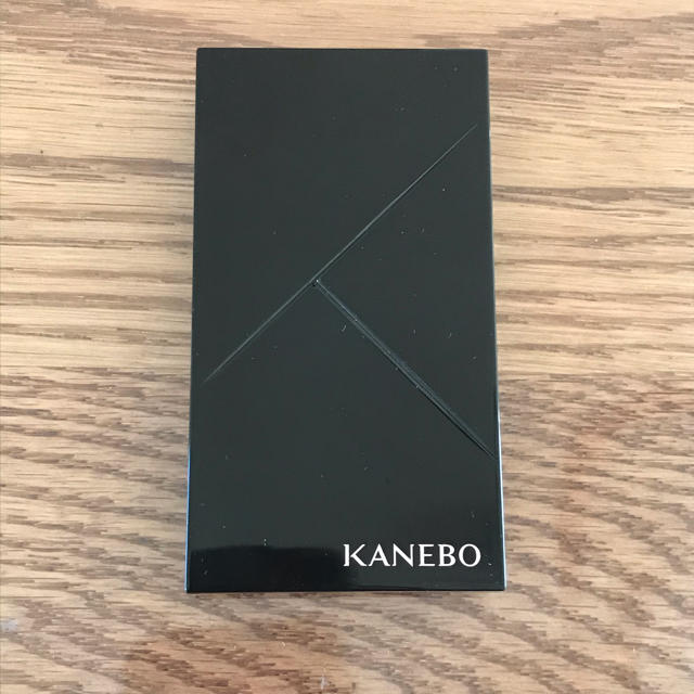 Kanebo(カネボウ)のKANEBO コンシーラーパクト　01 コスメ/美容のベースメイク/化粧品(コンシーラー)の商品写真