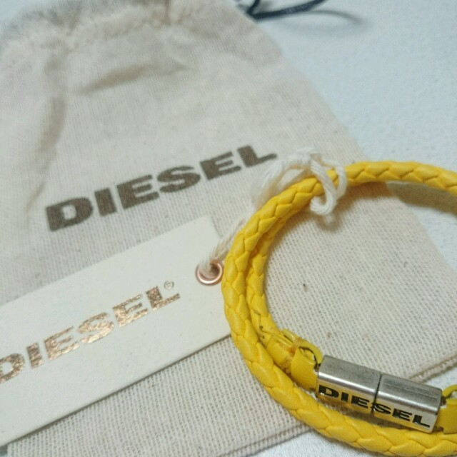 DIESEL(ディーゼル)のDIESELレザーブレスレット メンズのアクセサリー(ブレスレット)の商品写真