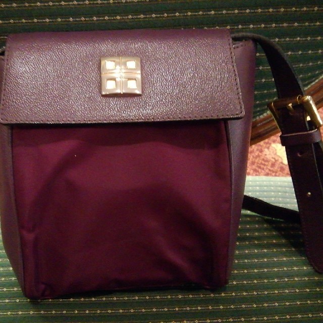 GIVENCHY(ジバンシィ)のmonch様専用　ジバンシィのショルダーバッグ レディースのバッグ(ショルダーバッグ)の商品写真