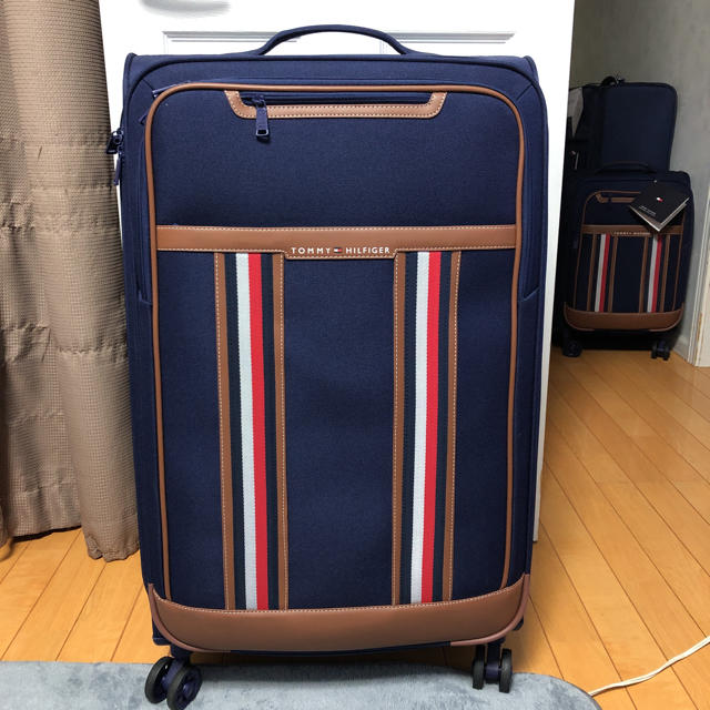 TOMMY HILFIGER(トミーヒルフィガー)のpupu様専用　新品　新作　トミーヒルフィガー  大　ソフトスーツケース メンズのバッグ(トラベルバッグ/スーツケース)の商品写真