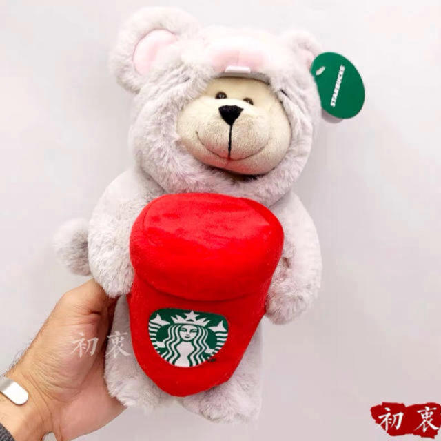 Starbucks Coffee(スターバックスコーヒー)のkiemon様ぬいぐるみ ベアリスタ 熊 リュック 鼠 台湾 スターバックス エンタメ/ホビーのおもちゃ/ぬいぐるみ(キャラクターグッズ)の商品写真