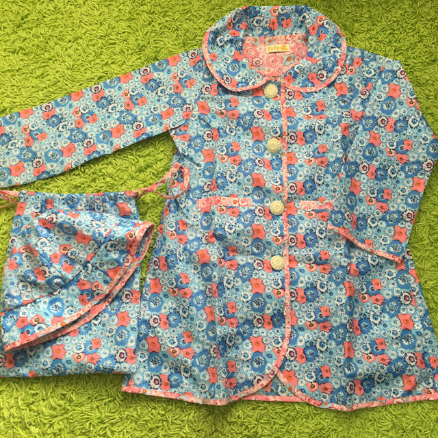 fafa(フェフェ)のfafa レインコート　帽子　収納袋 キッズ/ベビー/マタニティのキッズ服女の子用(90cm~)(その他)の商品写真