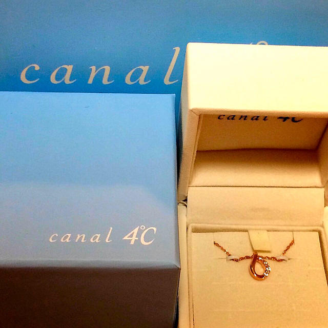 canal４℃(カナルヨンドシー)のK10しずくピンクゴールドネックレス レディースのアクセサリー(ネックレス)の商品写真