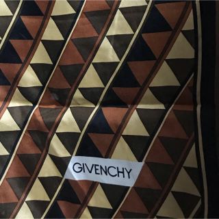 ジバンシィ(GIVENCHY)のGIVENCHY  男女兼用可　シルクスカーフ(バンダナ/スカーフ)