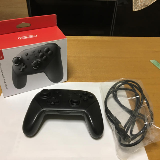 Nintendo Switch Pro コントローラー　ニンテンドー　プロコン