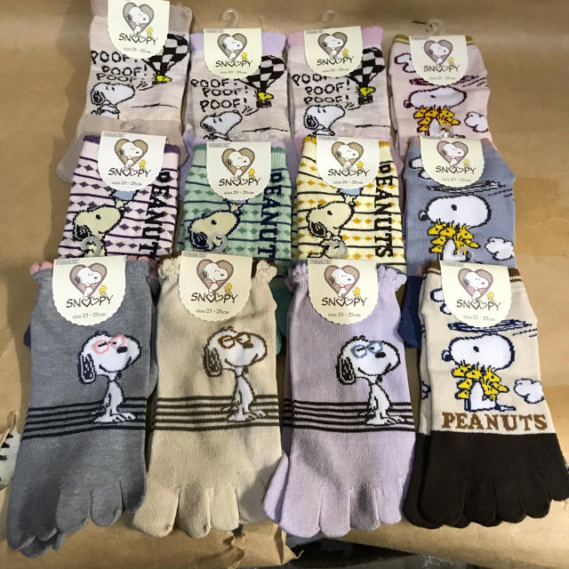 SNOOPY(スヌーピー)の【12足組】スヌーピー 5本指ソックス【B1】 レディースのレッグウェア(ソックス)の商品写真