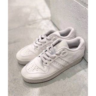 プラージュ(Plage)の本日1/10迄 新品未使用 ADIDAS RIVALRY LOW(スニーカー)