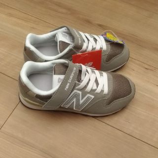 ニューバランス(New Balance)の箱なし ニューバランス キッズ スニーカー KV996 
18.0cm グレー(スニーカー)