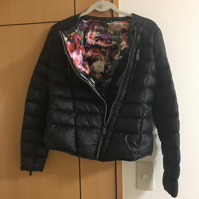 BCBGMAXAZRIA(ビーシービージーマックスアズリア)のお客様専用！！bcbg ダウンジャケット レディースのジャケット/アウター(ダウンジャケット)の商品写真