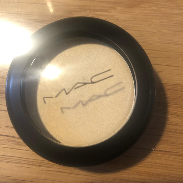 MAC(マック)のBENI様専用MAC クリームカラーベース　パール コスメ/美容のベースメイク/化粧品(アイシャドウ)の商品写真