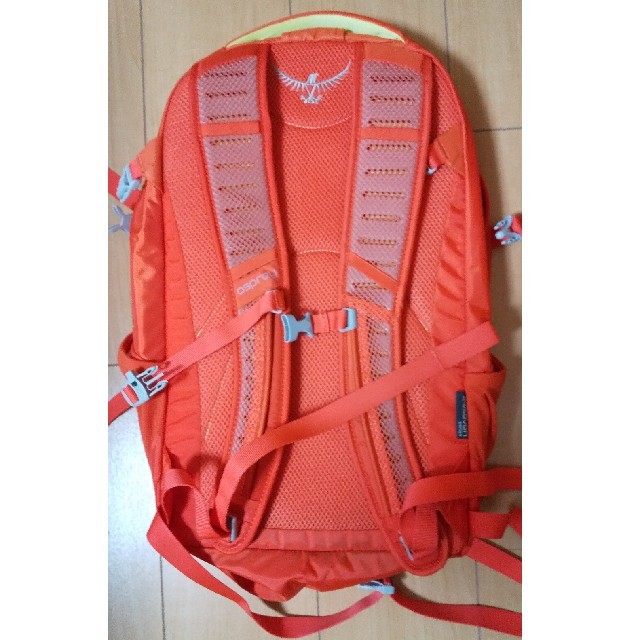 Osprey(オスプレイ)の【美品】オスプレイリュック ２５L レディースのバッグ(リュック/バックパック)の商品写真