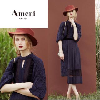 アメリヴィンテージ(Ameri VINTAGE)のAMERI PLEATS DOCKING LACE DRESS(ロングワンピース/マキシワンピース)