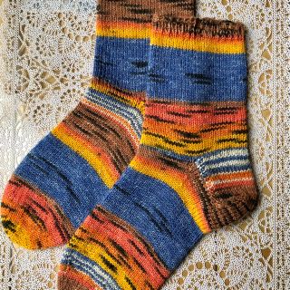 opal毛糸で編んだ手編み靴下(レッグウェア)