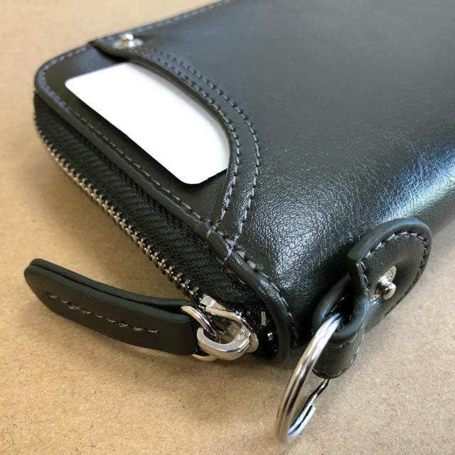新品未使用　ラウンドファスナー財布　ダークグリーン メンズのファッション小物(長財布)の商品写真