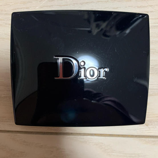 Dior(ディオール)のmari様専用  Diorサンク クルール(アイシャドウ) 767INFLAME コスメ/美容のベースメイク/化粧品(アイシャドウ)の商品写真