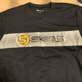 スキンズ(SKINS)のスキンズ　tシャツ(ウェア)