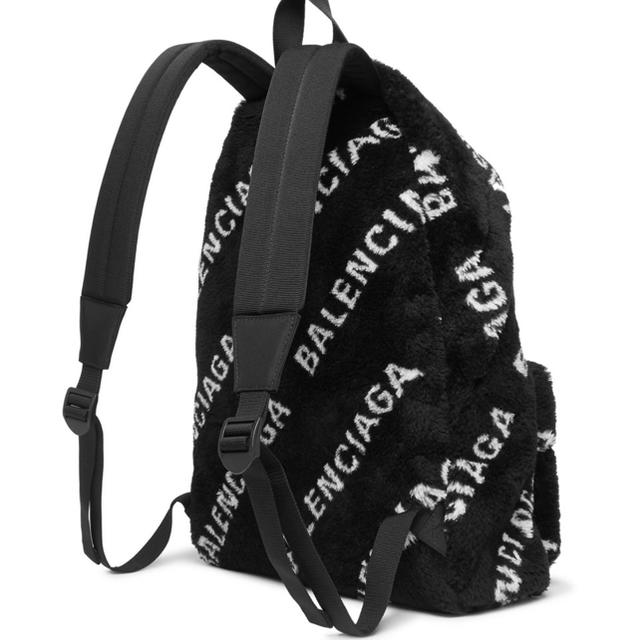BALENCIAGA - balenciaga フェイク ファー バックパックの通販 BALENCIAGA - balenciaga フェイク ファー バックパックの通販