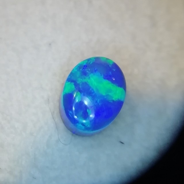 ブラックオパール 1.7ct - 2