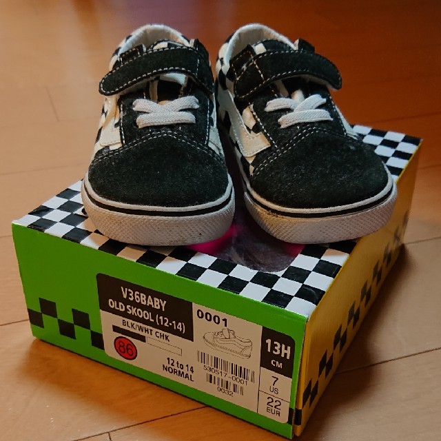 VANS(ヴァンズ)のVANS OLD SKOOL 13.5センチ キッズ/ベビー/マタニティのベビー靴/シューズ(~14cm)(スニーカー)の商品写真