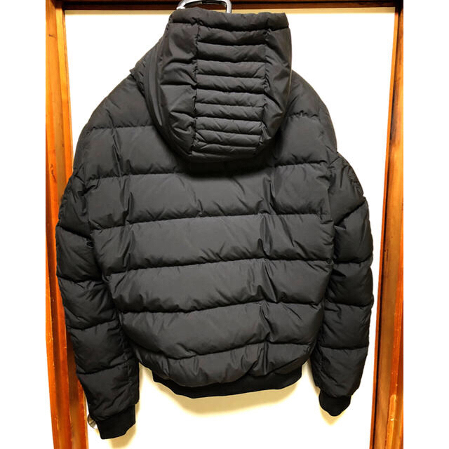 CANADA GOOSE(カナダグース)の美品ムースナックルズ　ダウン　サイズ　M　　カラー　ブラック メンズのジャケット/アウター(ダウンジャケット)の商品写真