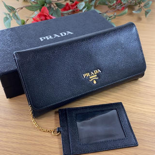 プラダ(PRADA)の『プラダ　PRADA』美品‼️ 長財布　パスケース　1M1349 黒(長財布)