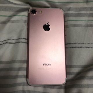 アイフォーン(iPhone)のiPhone7 本体 docomo 128GB(携帯電話本体)