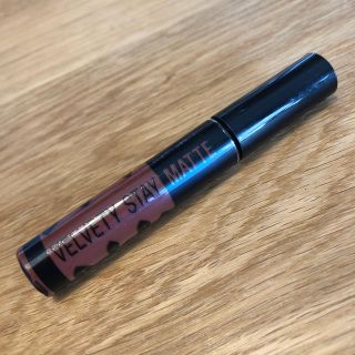 リンメル(RIMMEL)の【送料込】RIMMEL velvety stay matte〈リップカラー〉(口紅)